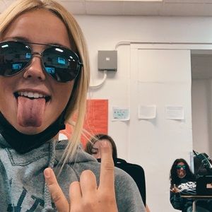 Meet your Posher, Ellie